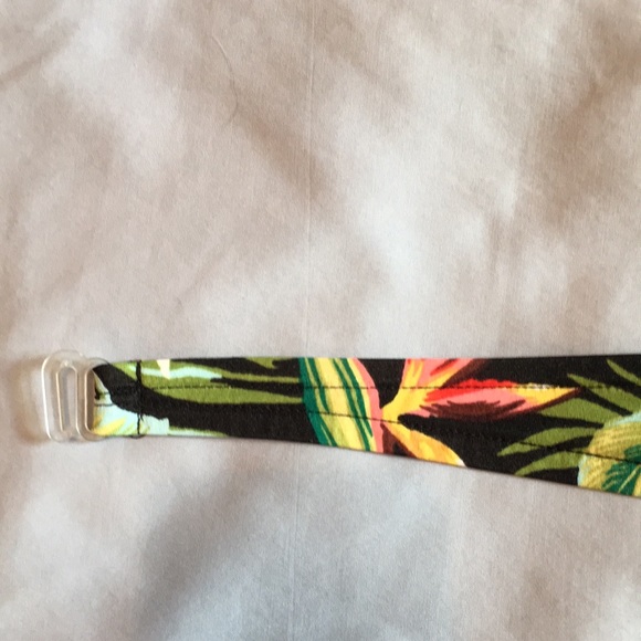 Lovely black and green bikini top by Catalina! - Picture 15 of 16